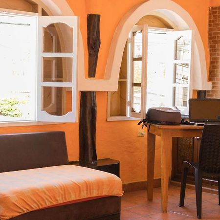 Hotel Crossman Пуэрто-Айора Экстерьер фото