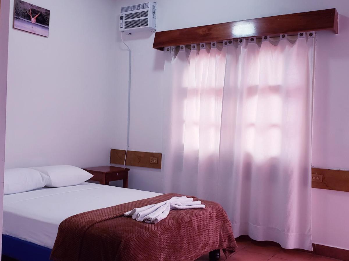 Hotel Crossman Пуэрто-Айора Экстерьер фото
